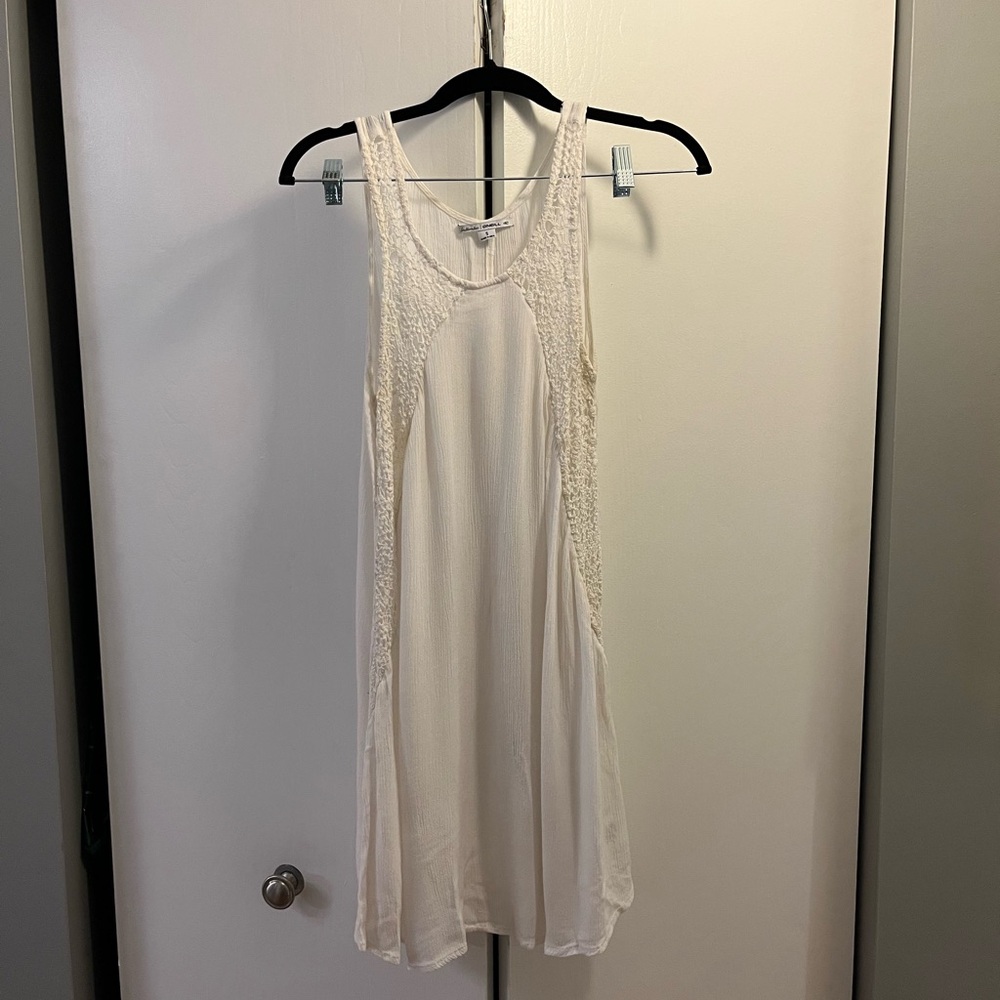Gently Used O’Neill Crocheted Swimsuit Coverup in White, Size Small.